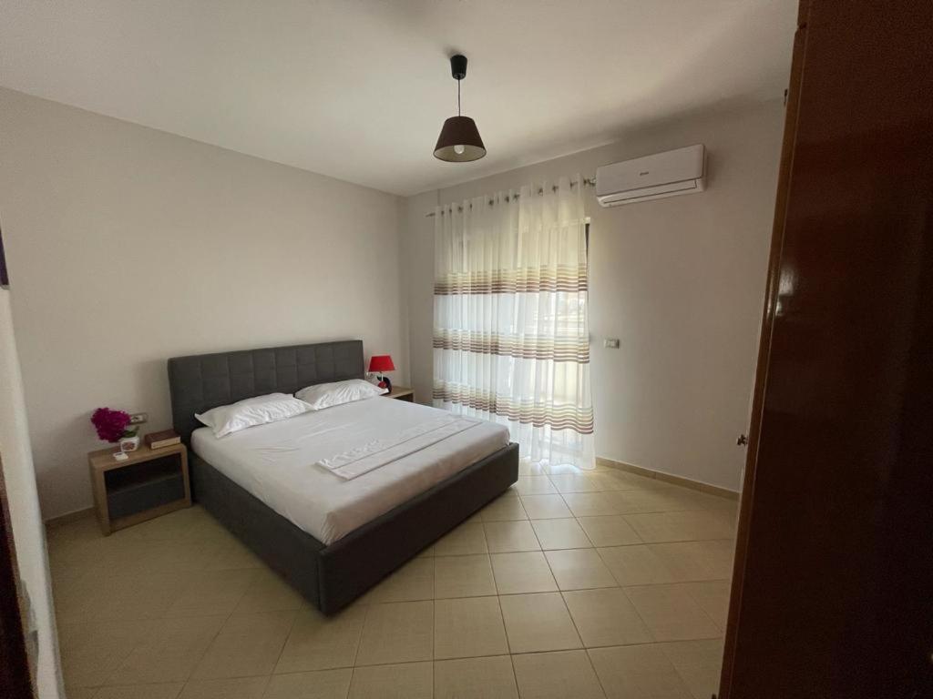 Near By The Sea Apartment Sarandë エクステリア 写真